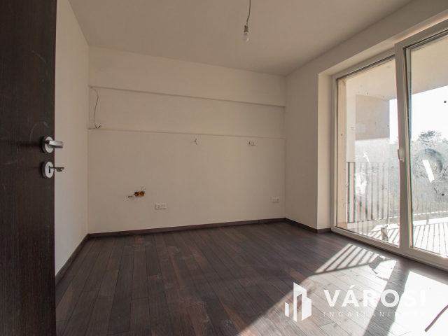 Kulcsrakész lakás Péterhegyen J-F-2