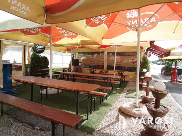 Bejáratott vendéglátóegység, felszereléssel együtt eladó!