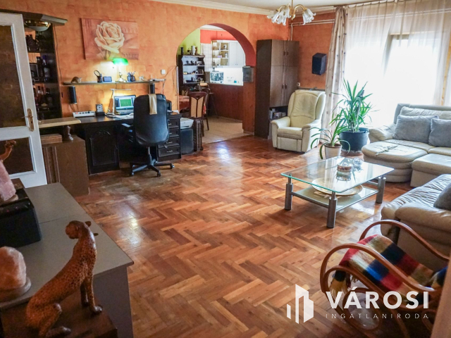 Remek családi ház Üröm legszebb részén!