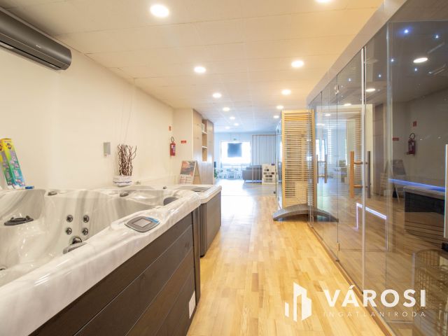 Forgalmas útvonalon 178 m2-es, igényesen felújított ingatlan