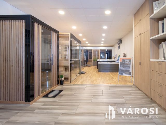 Igényesen felújított, utcai bejáratú, 178 m2-es iroda eladó