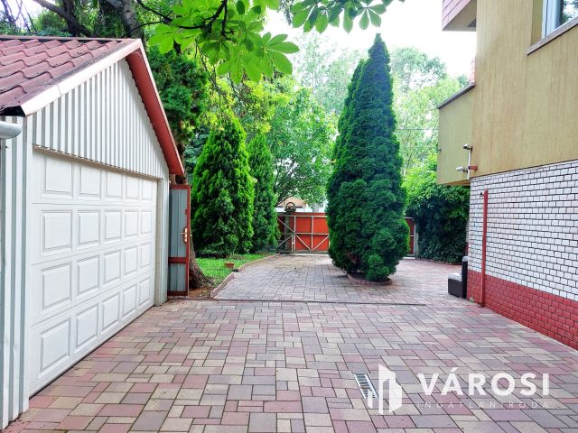 Népszerű Cukrászda + Elismert Cukrászüzem + Belvárosi otthon