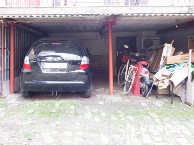 Udvari beállók a belvárosban