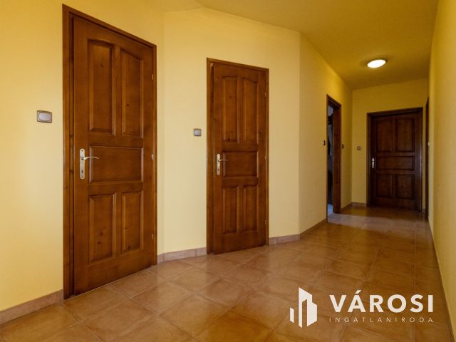 Impozáns családi otthon igényes környezetben