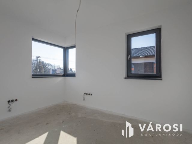 Minden igényt kielégítő újépítésű családi ház