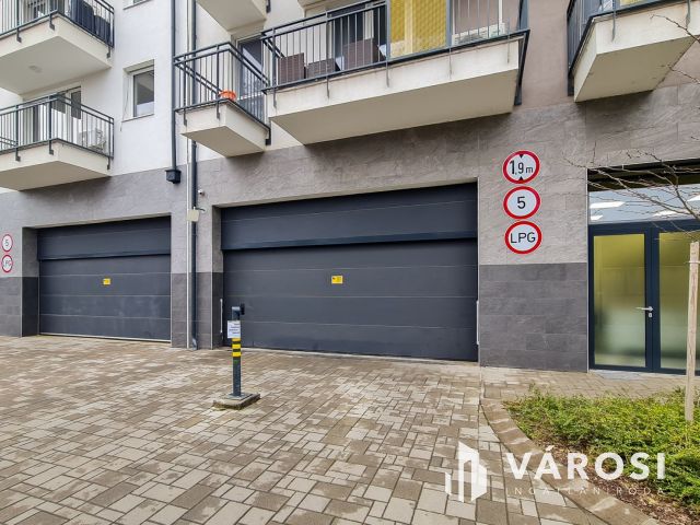 Eladó garázs, a 13. kerület megújult részén