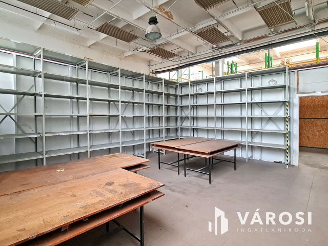 Kiadó 129 m2, nagy belmagasságú raktár a XI. kerületben