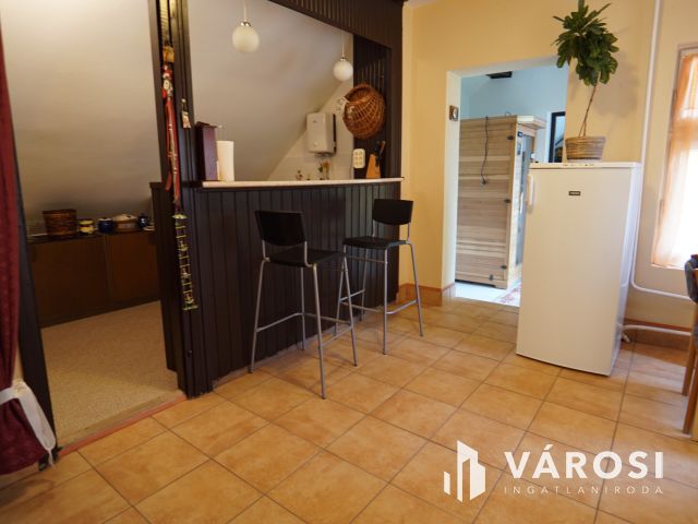 Kétgenerációs, folyamatosan karbantartott családi ház!