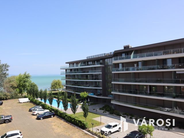 Panorámás felújított lakás a Beszédes József sétányon