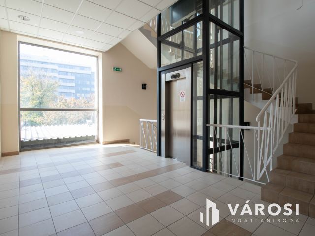 Fogászati rendelő (20 m2) Újbudán felszerelve, berendezve