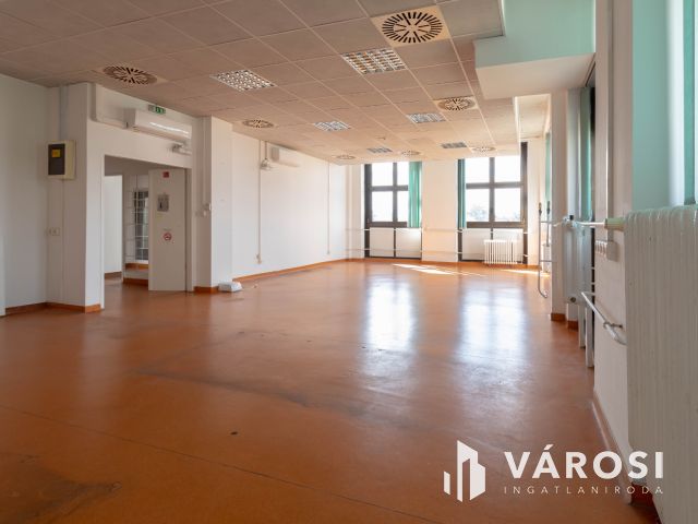 Csepel HÉV állomástól 2 percre 132 m2-es irodablokk kiadó