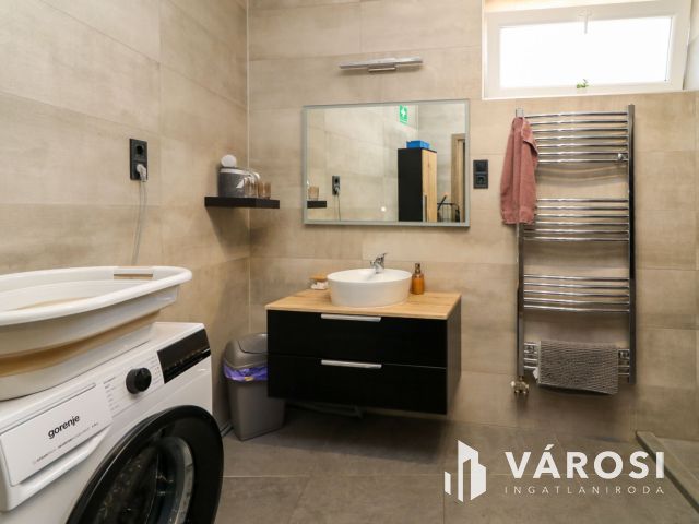 Felújított, működő apartman eladó