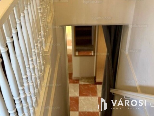 Debrecen-Józsán szép családi ház ,hatalmas műhellyel   eladó