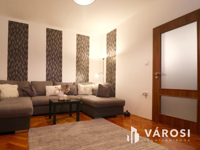 Felújított családi ház az Adyn