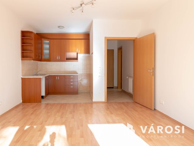 Teraszos, kiskertes 37 m2-es álomlakás eladó Pesterzsébeten