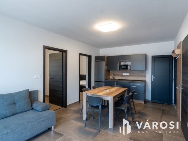 2 lakásos kiváló ikerfél Siófok-Sóstón eladó