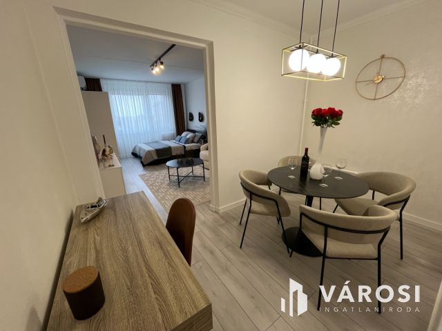 Na Ez Igen! Ez Egy Igazi Gyöngyszem!