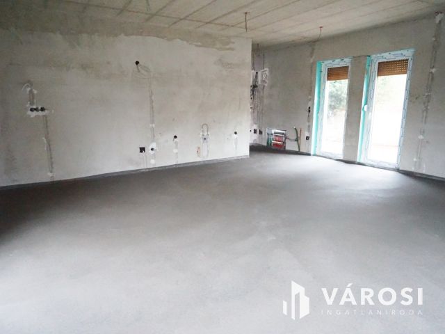 Gyálon eladó új építésű 4 hálós ikerfél csendes utcában