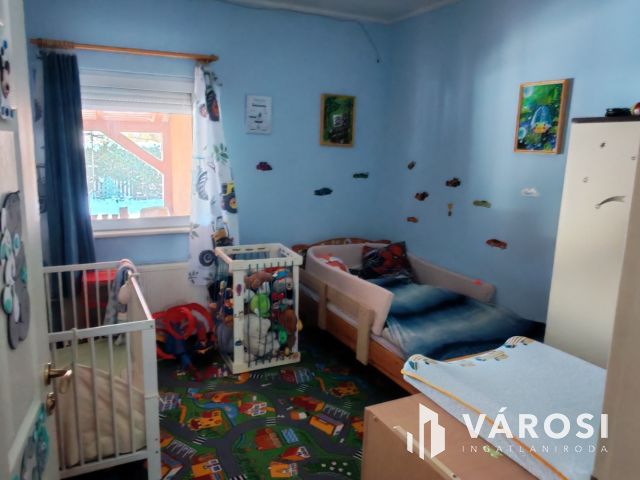 Jó elrendezésű családi ház eladó!