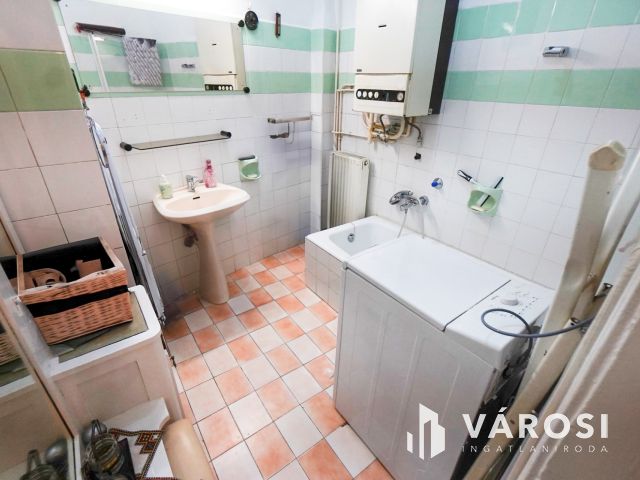 Remek elhelyezkedéssel a Csaba utcában!