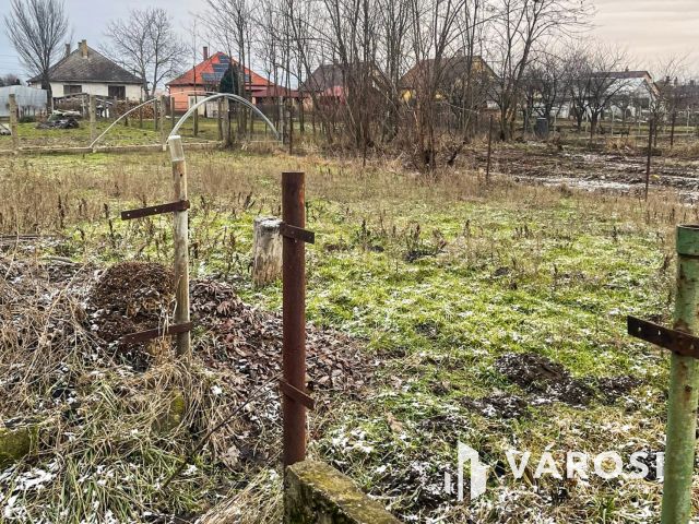 Újfehértó – Háromszobás családi ház  a meggy városában!