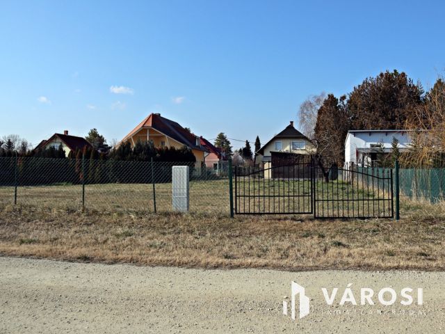 Balatonkeresztúron közművesített építési telek