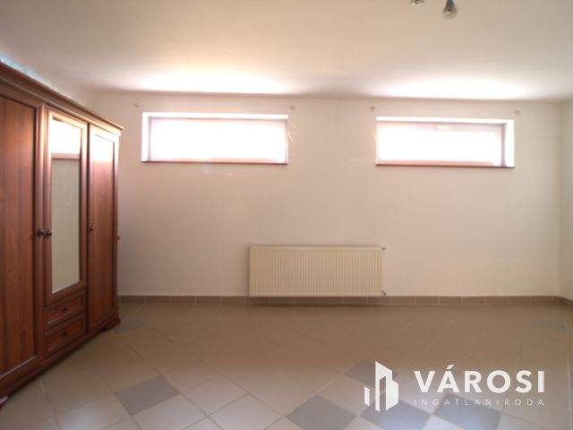 Zöldövezeti panoráma szaunával,konditeremmel,dupla garázzsal