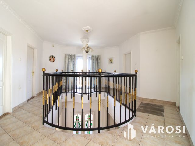 Zöldövezeti panoráma szaunával,konditeremmel,dupla garázzsal