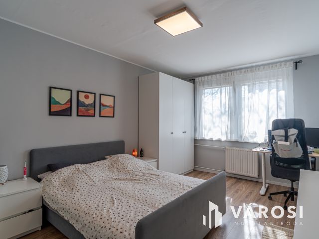 Csorba csííííík ..... (eladó panel lakás)