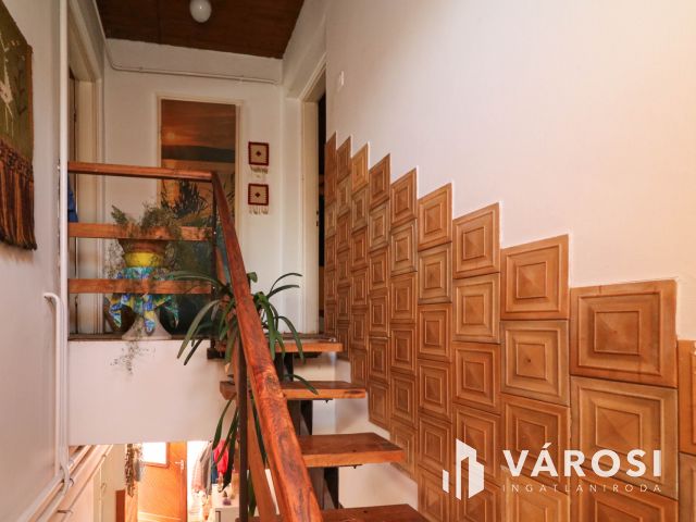 Felújítandó családi ház eladó