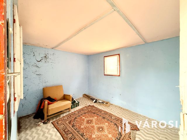 Balatoni panorámás, 2222 m²-es telek, felújítandó házzal