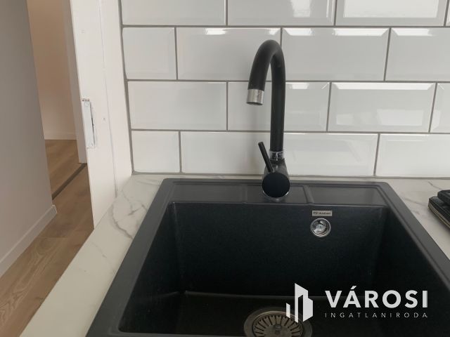 Derék utcán eladó egy  felújított, panorámás lakás