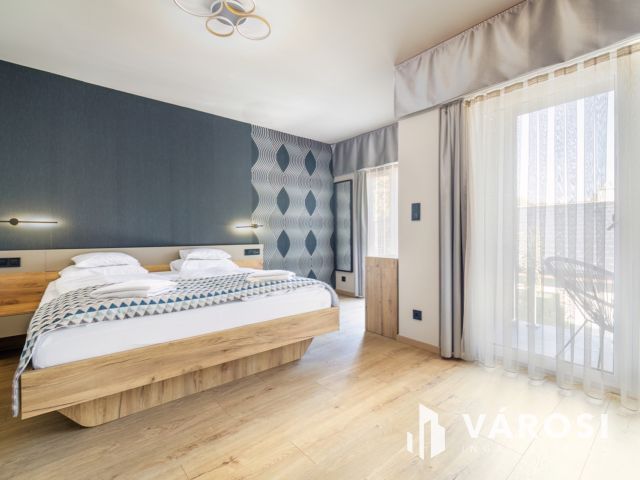 Balatonföldváron erkélyes garzonlakás, 100 méter a Balaton