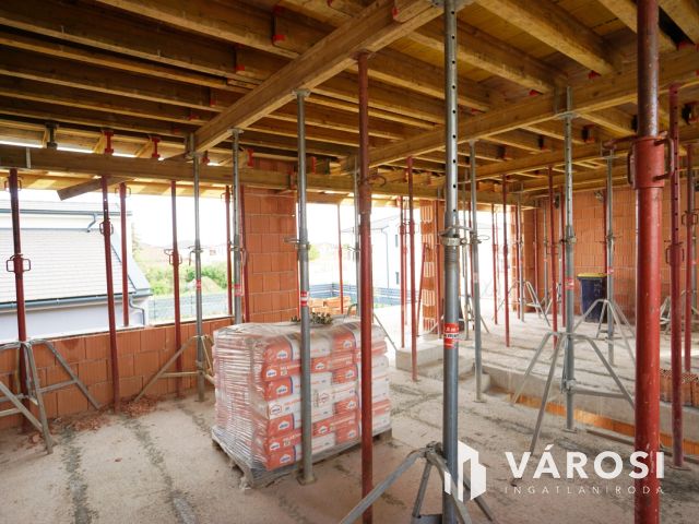 Eladó modern 4 szobás ikerfél nagy teraszokkal