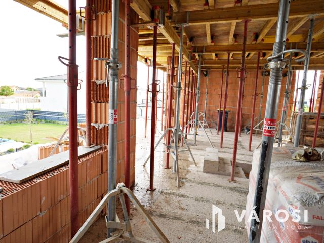 Eladó modern 4 szobás ikerfél nagy teraszokkal