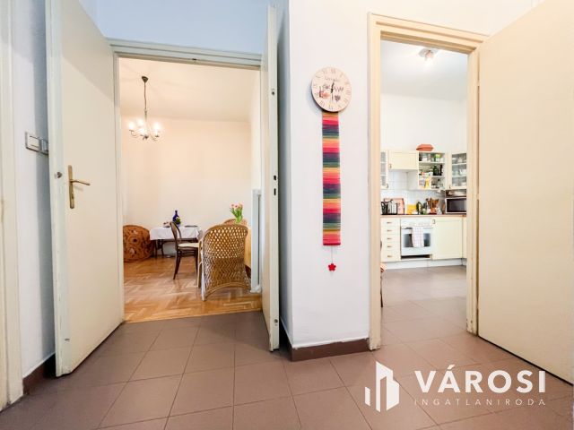 Több lakásra bontható szenzációs elhelyezkedéssel!