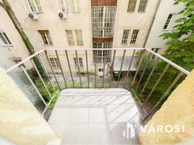 Több lakásra bontható szenzációs elhelyezkedéssel!