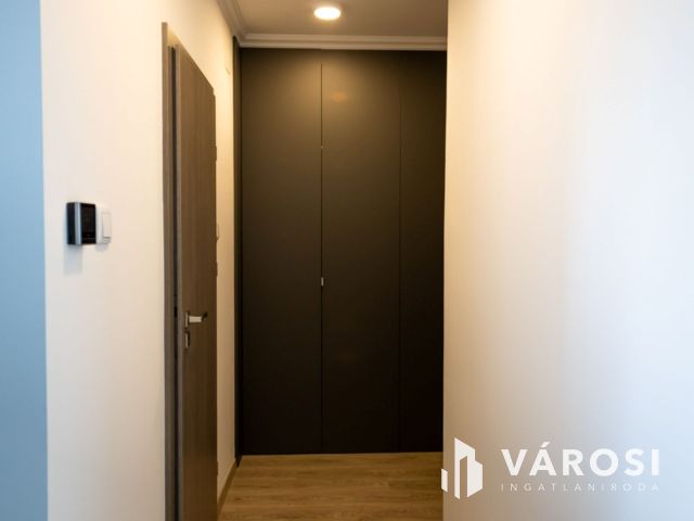 Nagy fedett teraszos lakás a Sestakertben eladó