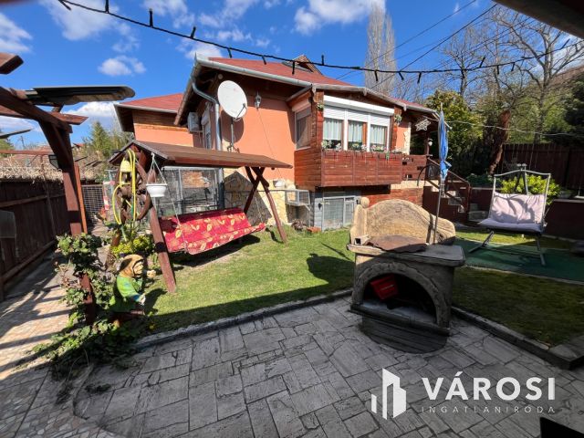 Panorámás kilátás bővítési lehetőséggel Ürömön!