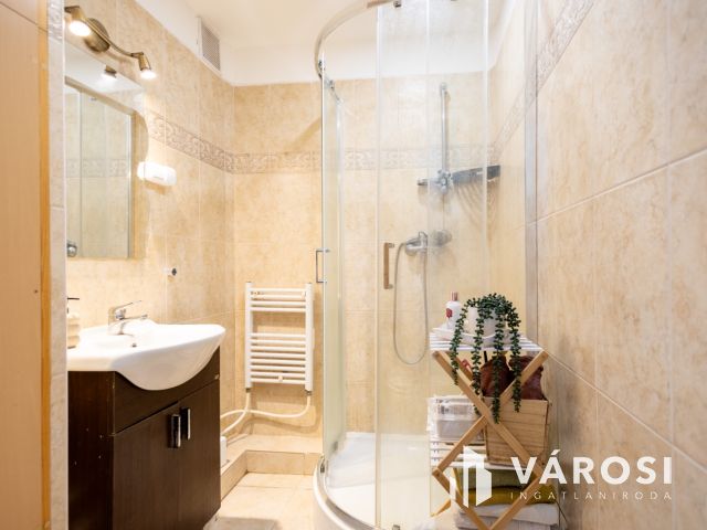 Felújított panelprogramos lakás a Liget közelében