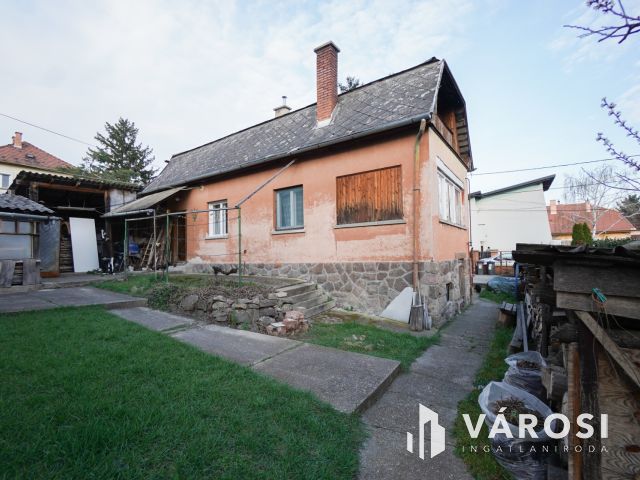 3 ingatlan 1 áráért Szentendrén!