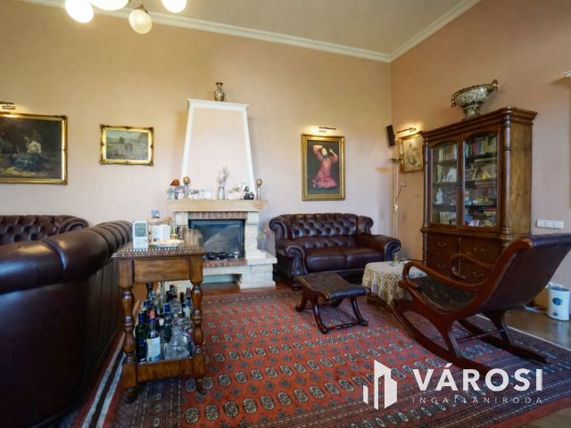 Kőbánya-Óhegy impozáns prémium otthona nagy kerttel eladó