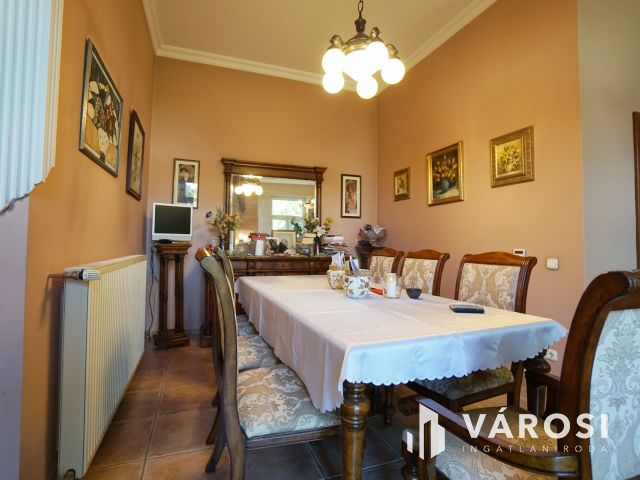 Kőbánya-Óhegy impozáns prémium otthona nagy kerttel eladó