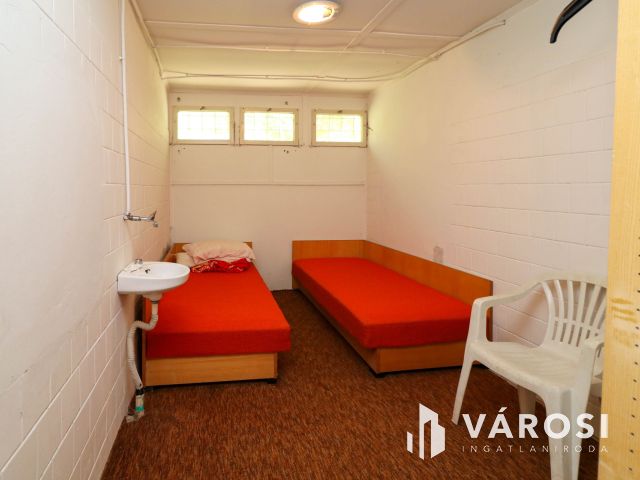 2219 nm-es fejlesztési telek nyaralóval Balatonfenyvesen