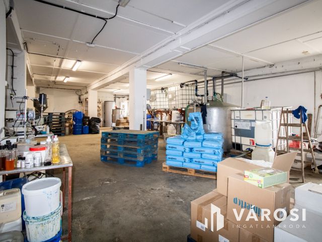 295 nm csomagolóüzem + 157 nm prémium lakótér