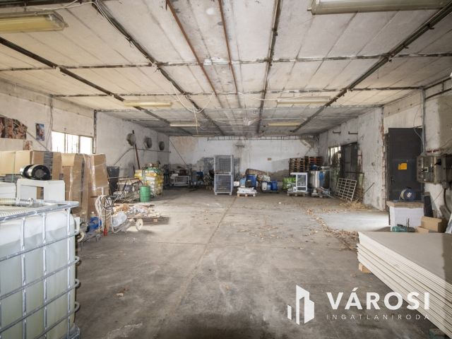 295 nm csomagolóüzem + 157 nm prémium lakótér