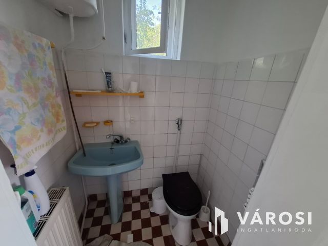 Több szobás családi ház eladó Ábrahámhegyen