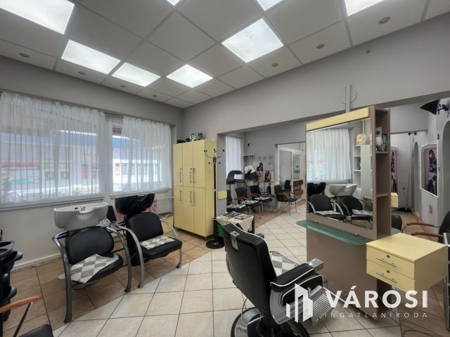 Debrecen Tócóskerti Üzlethelyiség Nagyon Jó Helyen Eladó!