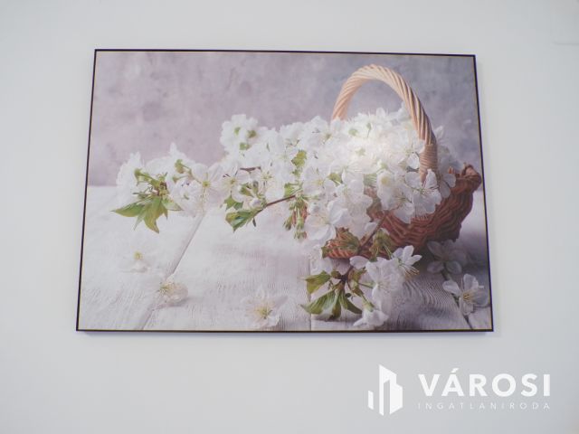 Modern lakás teljesen felújítva a földszinten eladó!