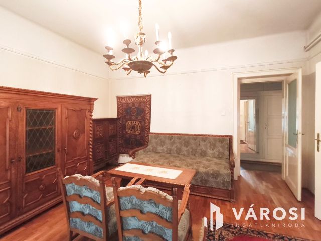 Kedvelt helyen első emeleti, erkélyes, tégla lakás eladó!